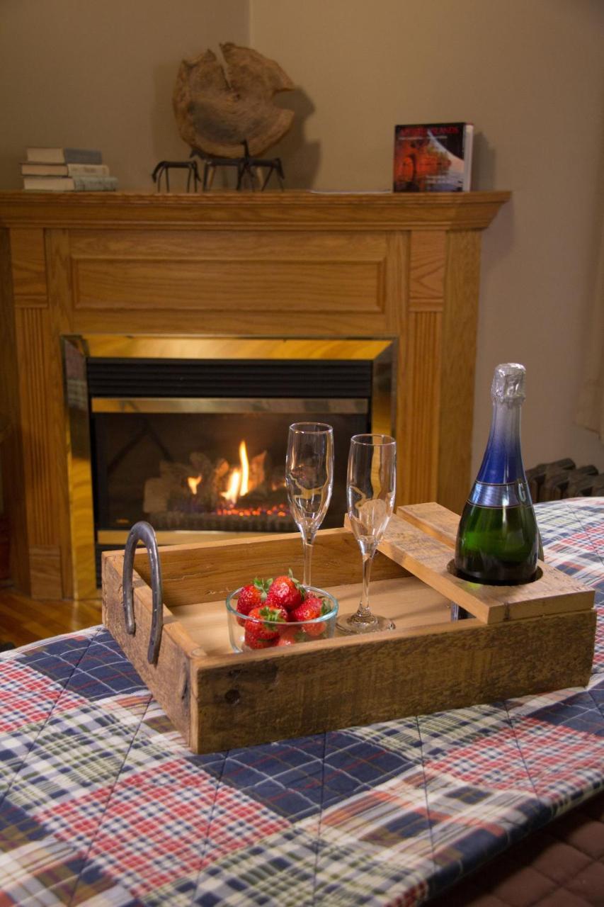 Pinehurst Inn Bed & Breakfast Bayfield Eksteriør billede