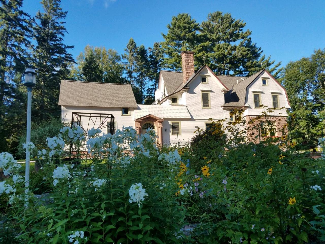 Pinehurst Inn Bed & Breakfast Bayfield Eksteriør billede